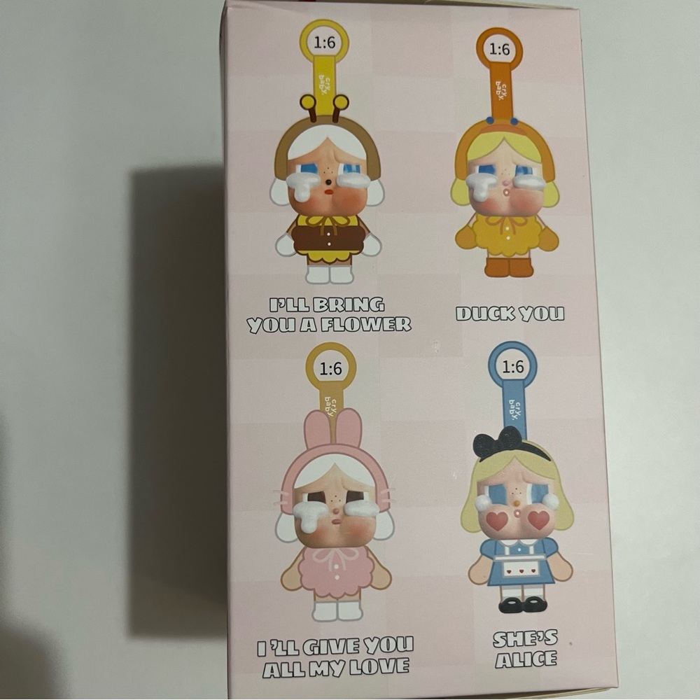 Pop Mart CRY BABY Crying Again - I’ll Bring You a Flower - Plush Pendant - Picture 3 of 7